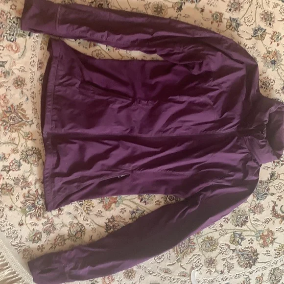 Lululemon jacket - Picture 10 of 17